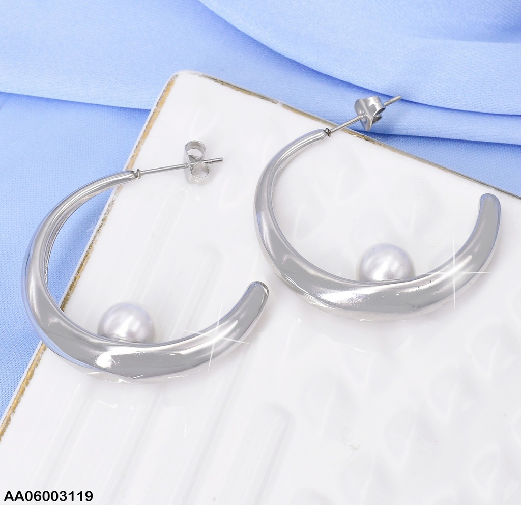 ARETES PLAT "C" ALARGADA PERLA PART. INTERIOR EA929-45