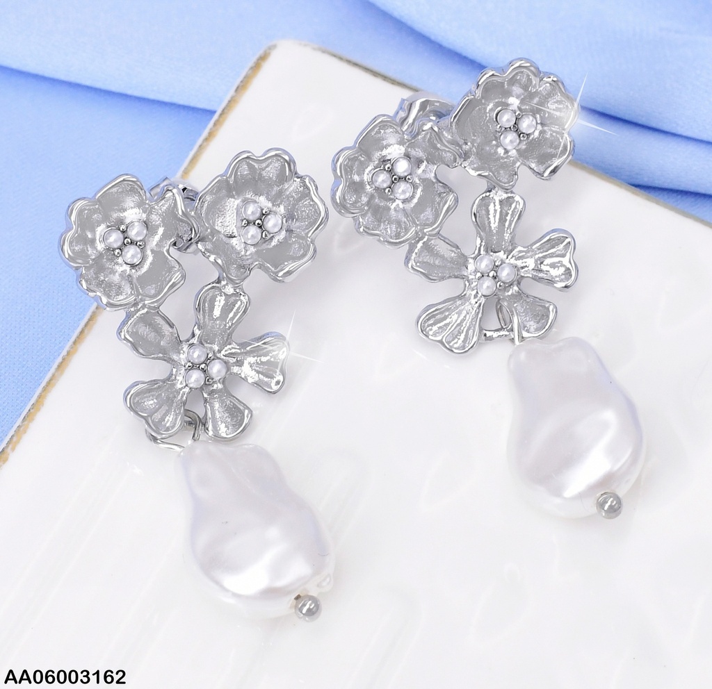 ARETES PLAT 3 FLORES PERLITAS CENTRO/ PERLA COLGANTE EA977-45
