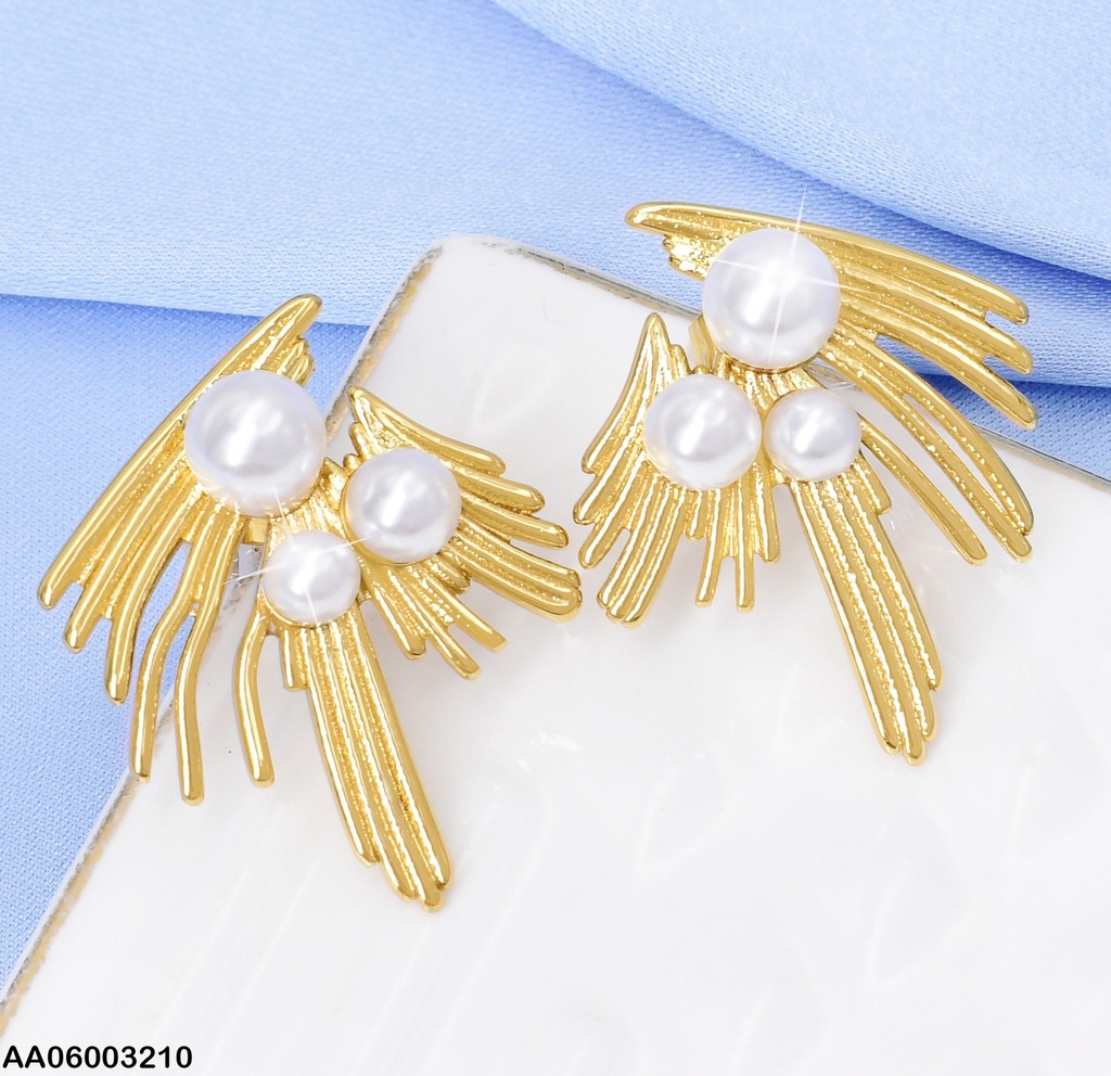 ARETES DOR LINEAS EN FORMA DE ALAS /3 PERLAS EA1081-1
