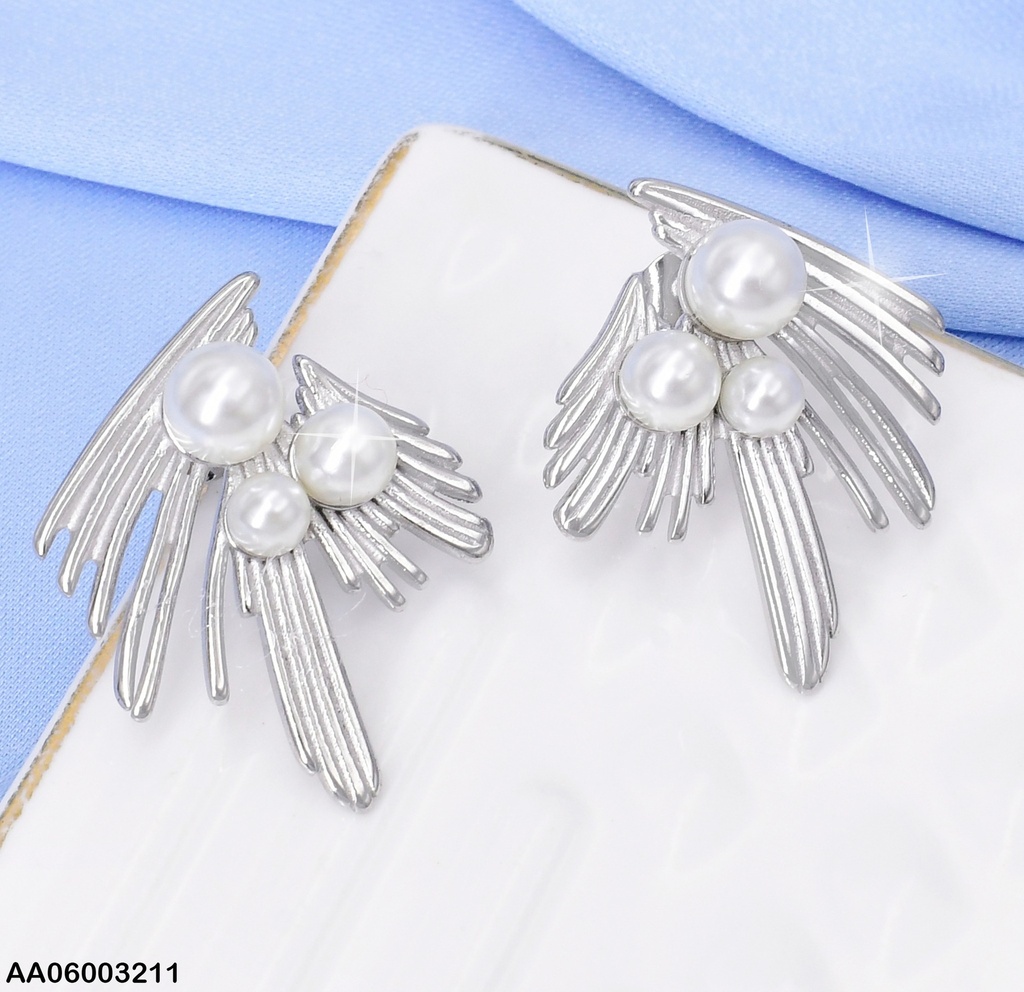 ARETES PLAT LINEAS EN FORMA DE ALAS /3 PERLAS EA1082-1