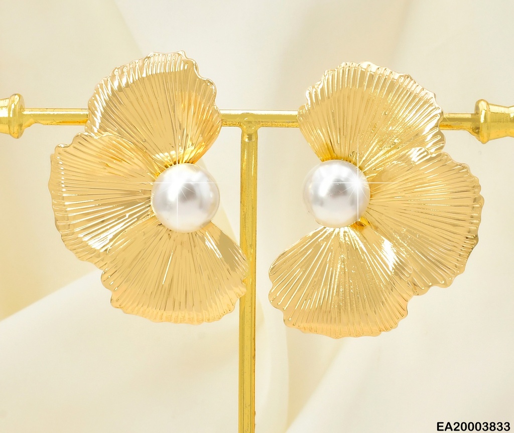 ARETES MEDIA FLOR 3 PET. RAYADOS /PERLA EE1874-301