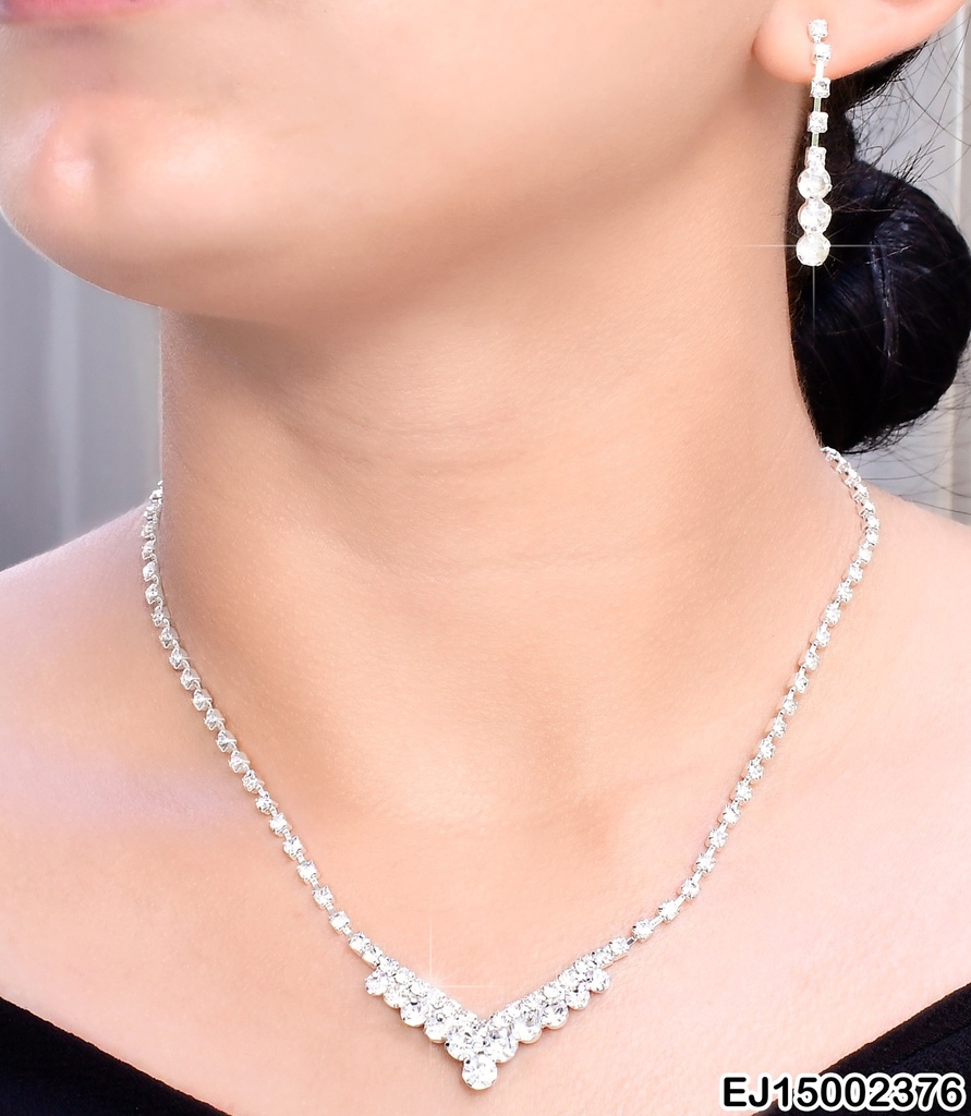 SET PLATEADO ZIRC RD EN V / ARETES LINEA ZIRC SE684-300