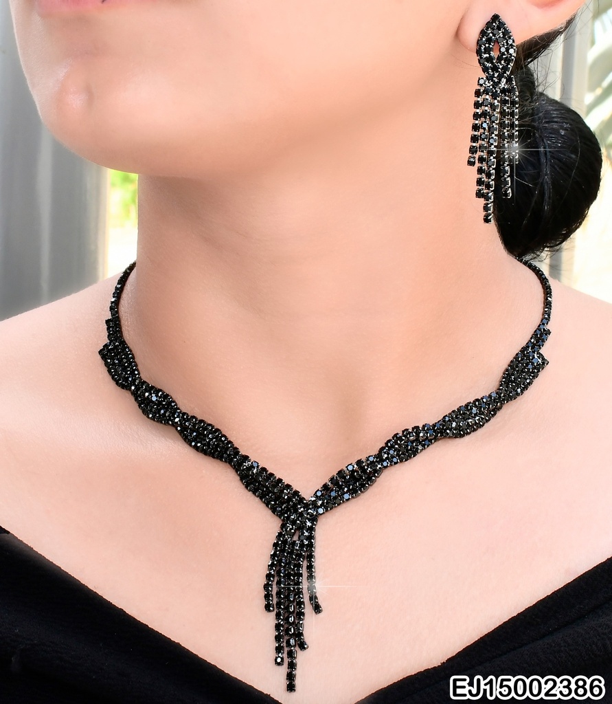SET NEGRO LINEAS ZIRC ENTRELAZADAS/ARETES CROQUI HOJA ZIRC SE694-300