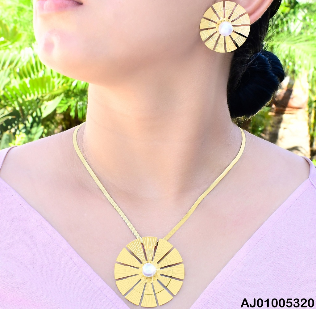 JUEGO DOR FLOR DE TRIANGULOS / PERLA CENTRO SA913-302