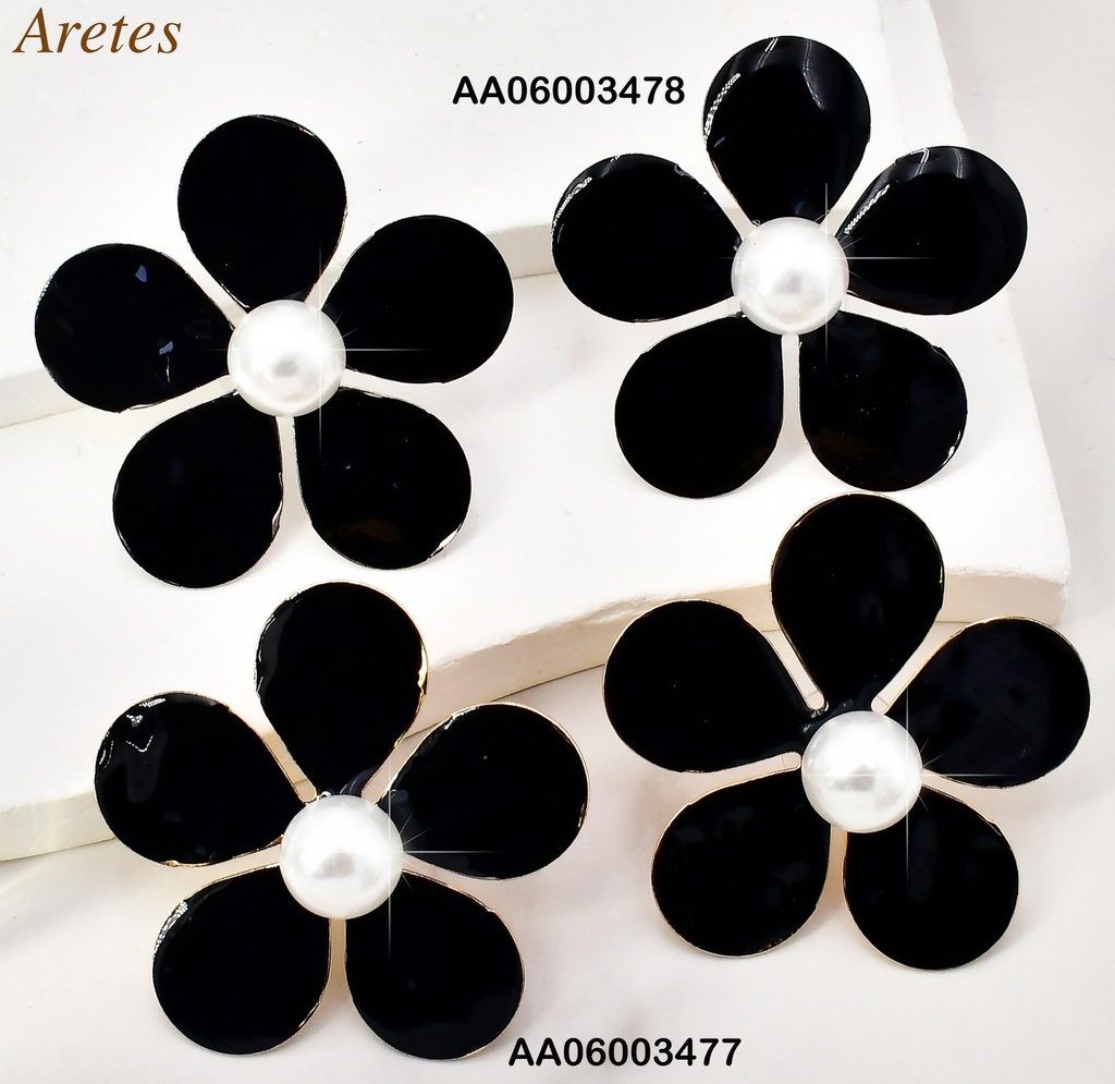 ARETES PLAT FLOR NEGRA 5 PET. ESMALTADOS/PERLA CENTRO FD25266-K53