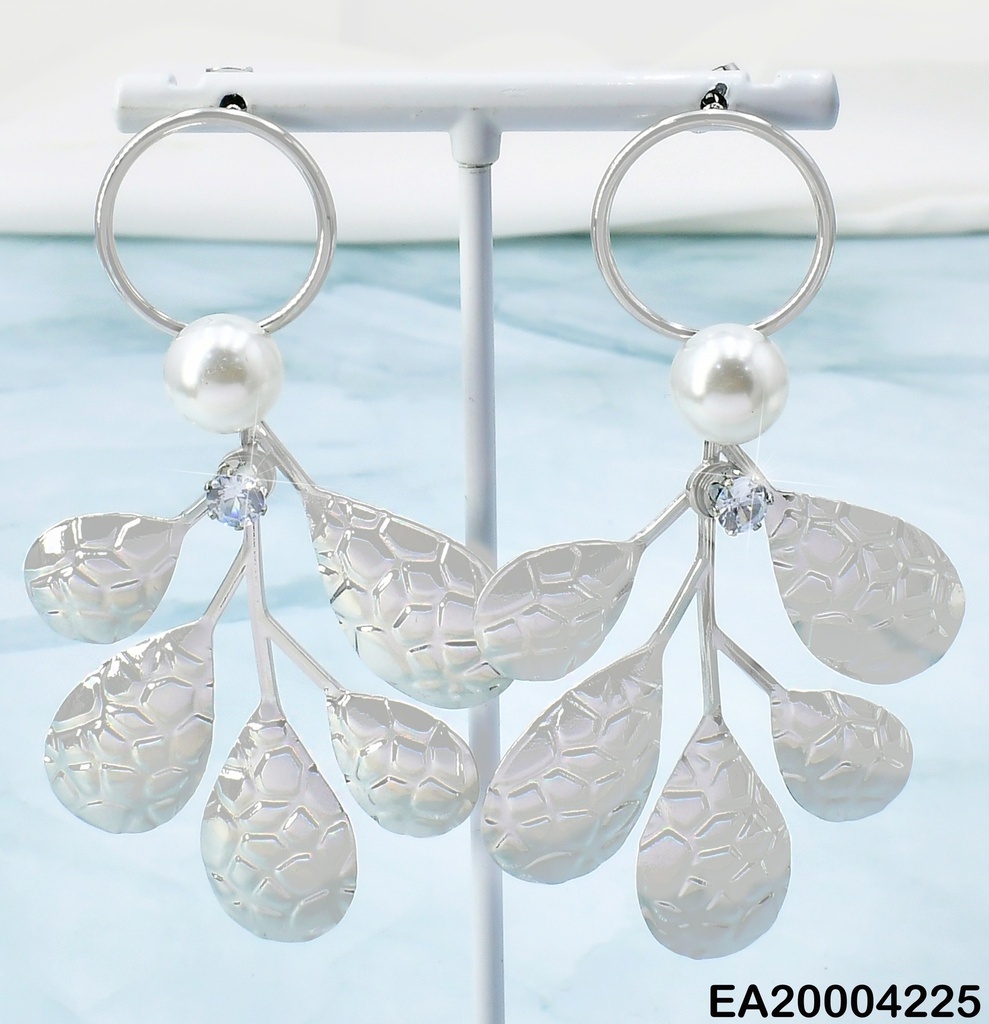 ARETES PLAT. CIRCULO C/HOJAS INVERTIDAS-PERLA F8269