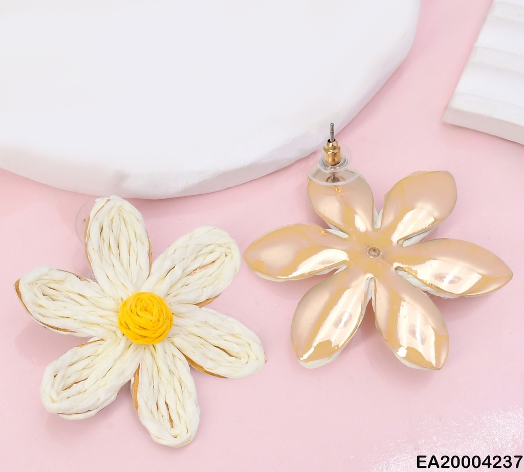 ARETES DOR FLOR DE MACRAME BEIGE FD24067-K53