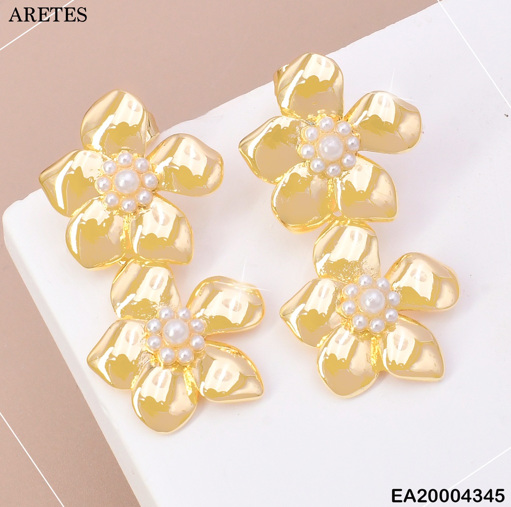 ARETES 2 FLORES 5 PETALOS VERT.C/CENTRO PERLITAS