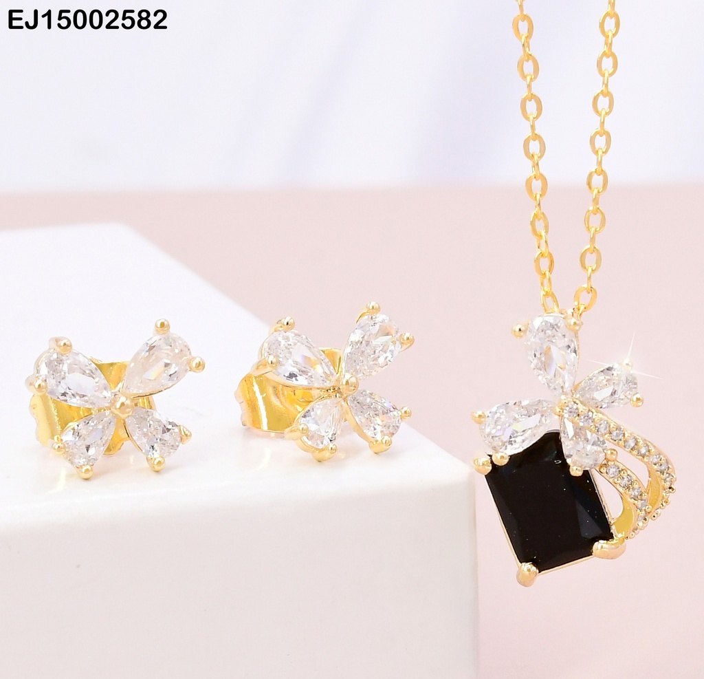 SET DOR MARIPOSA CRISTAL/DIJE  🦋 / ZIRC. NEGRA RECTANGULAR SE848-3