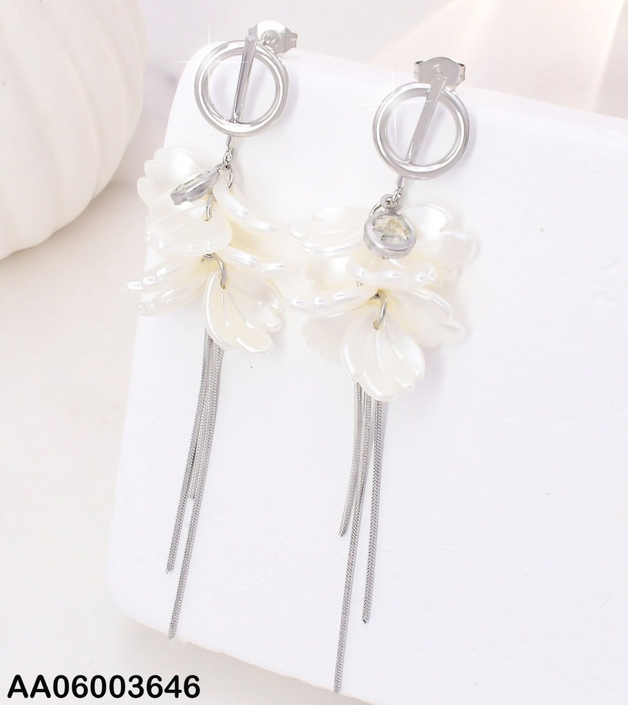 ARETES PLAT.FLOR BLANCA C/LINEAS COLGANTES EA1214-45
