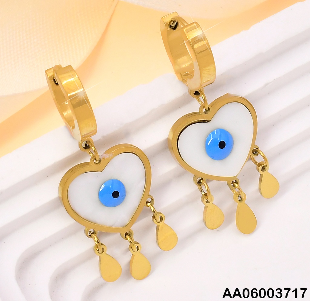 ARETES HUGGIES CORAZON🤍C/OJO C/GOTAS KE119068-JM