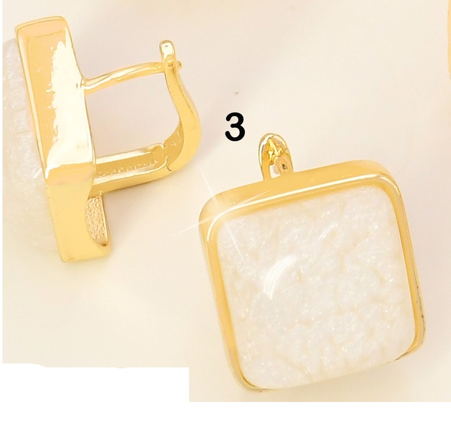 ARETES HUGGIES PIEDRA BLANCA CUADRADA K9832-223
