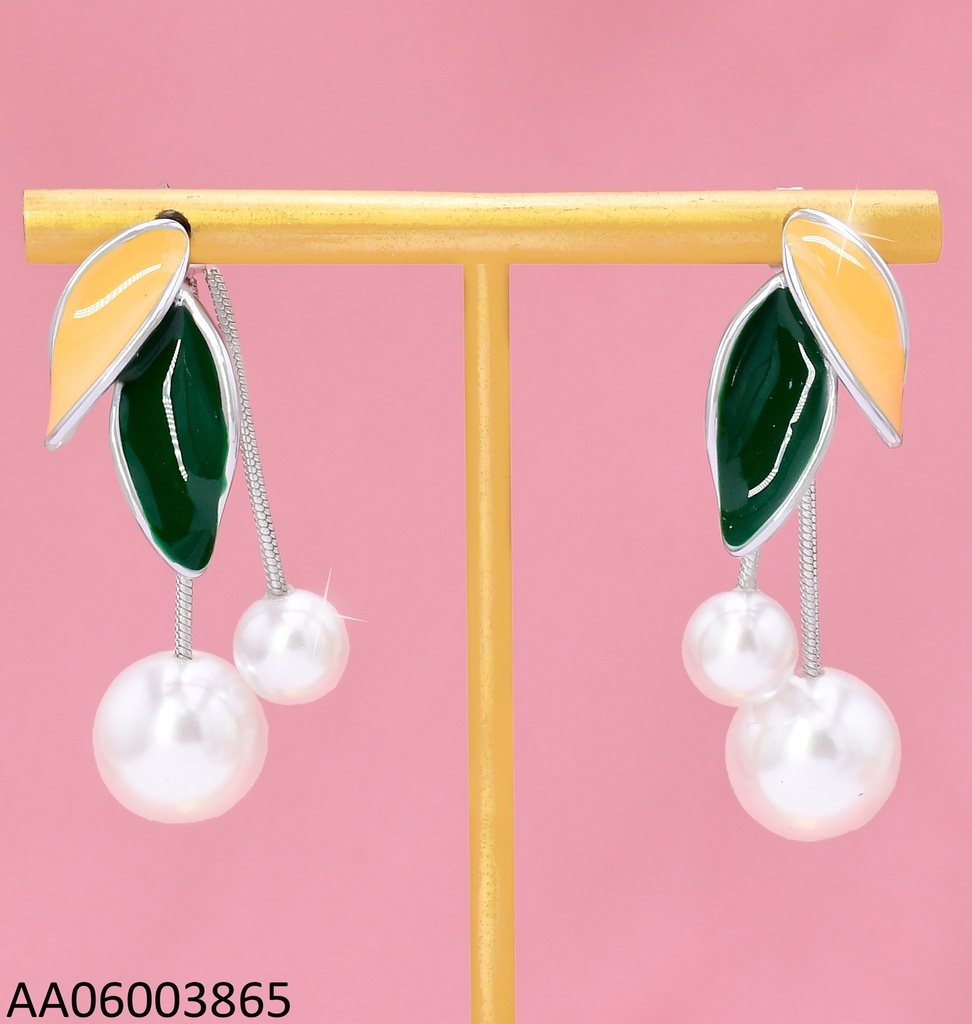 ARETES PLAT. 2 HOJAS BEIGE/VERDE C/PERLA KE111555-WGLN