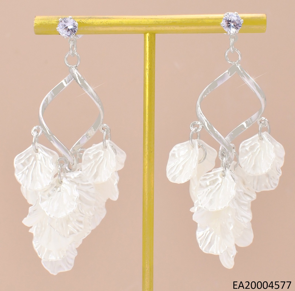 ARETES LAT PROMBO ONDULADO C/PETALOS BLANCOS EE4365