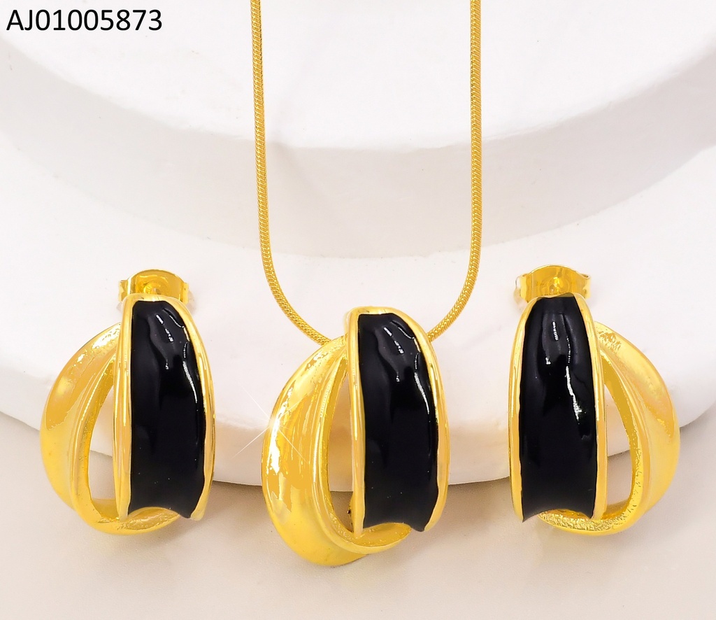 SET  DOBLE "C" ESMALTADA DORADA & NEGRA SA1177-45