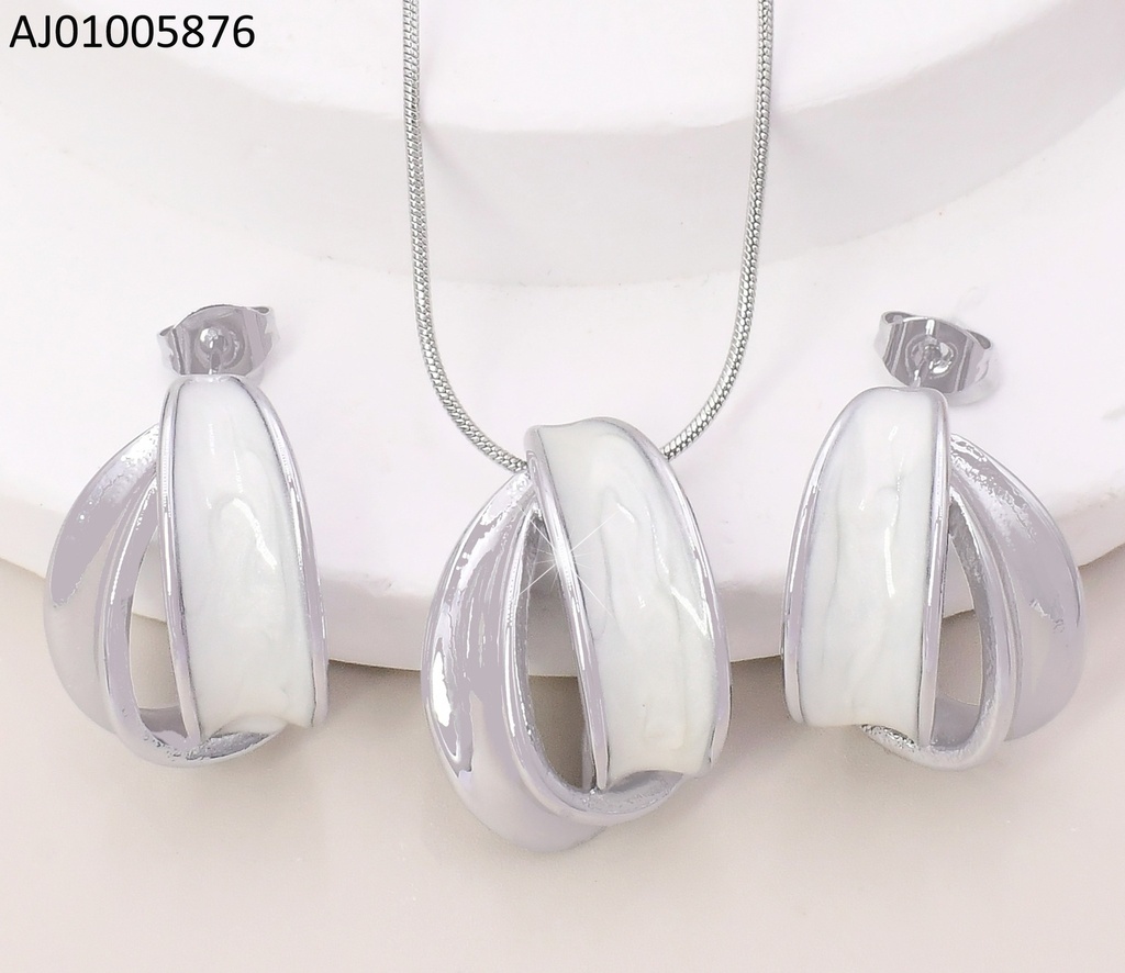SET DOBLE "C" ESMALTADA PLATEADA & BLANCA SA1182-45