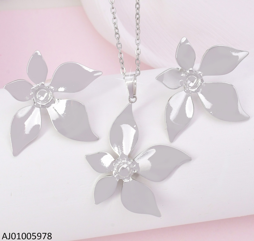 SET PLAT.FLOR 5 PETALOS DIF.TAMANOS CENTRO HUECO 17310-312
