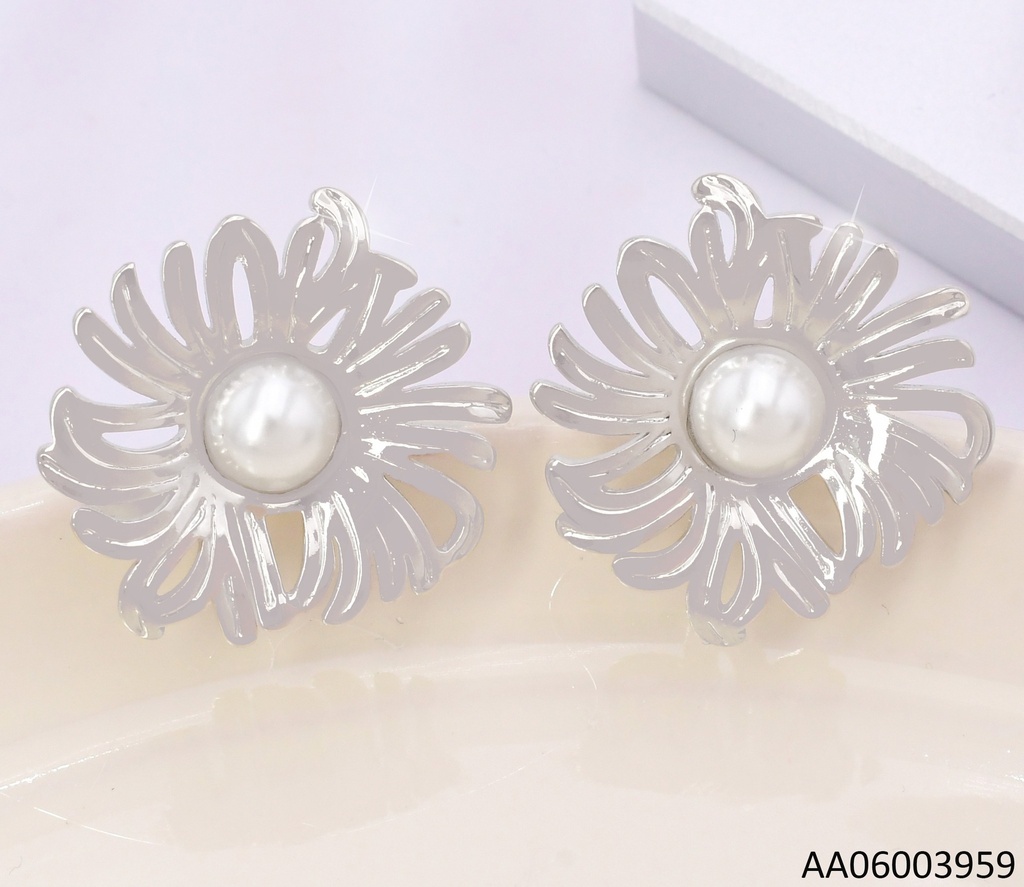 ARETES PLATEADO  FLOR / PERLA KE118944