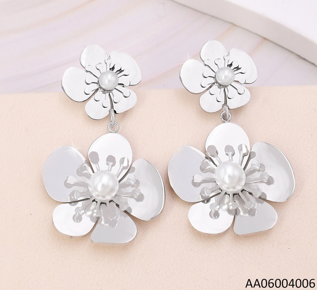 ARETES PLAT.2 FLOR VERT.C/5 PET.PISTILOS,PERLA 7068-434