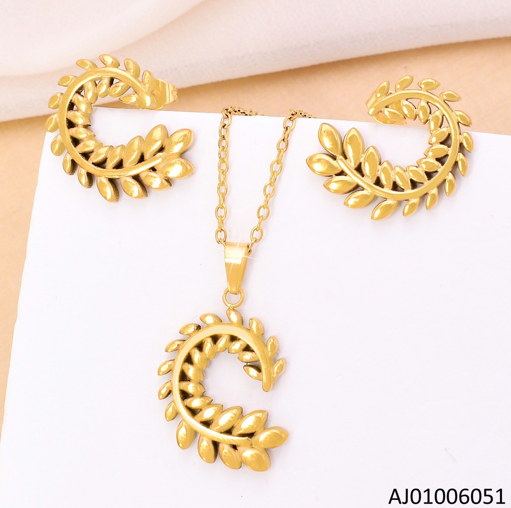 SET DORADO RAMITA EN FORMA DE "J" 0646-657