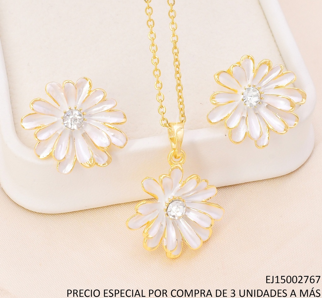 SET DORADO FLOR PETALOS ALARGADOS BLANCO/ZIRC. CENTRO SE1343-110