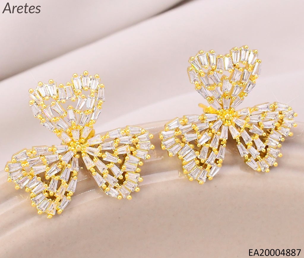 ARETES DOR FLOR 3 PETALOS EN FORMA CORAZON EE5060-268
