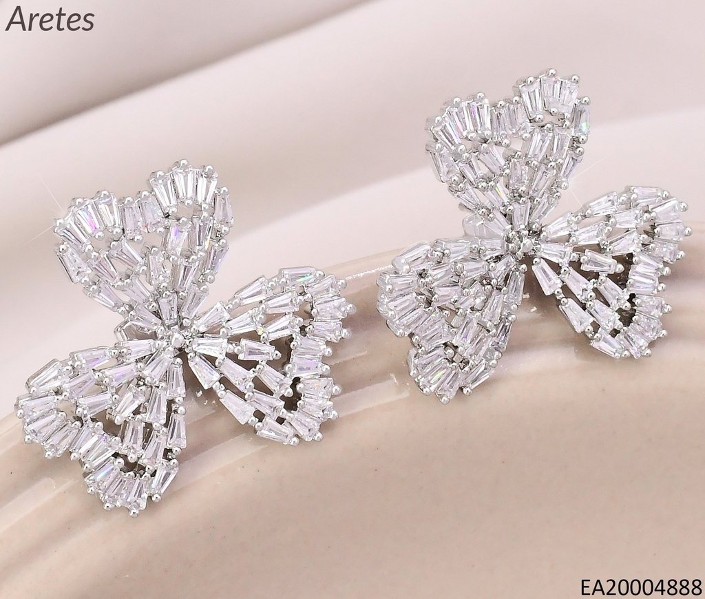 ARETES PLAT FLOR 3 PETALOS EN FORMA CORAZON EE5061-268