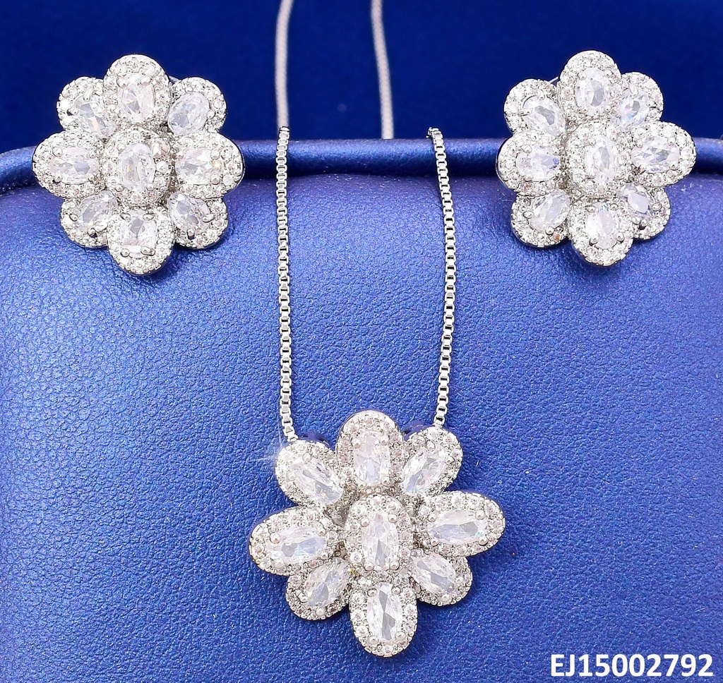 SET PLATEADO FLOR PETALOS ZIRC. OVALADAS SE1239-6