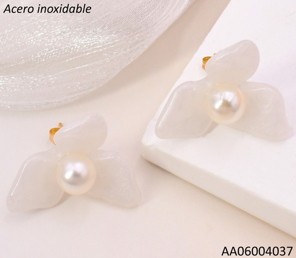 ARETES RESINA FLOR 3 PETALOS BLANCOS EA1285-416