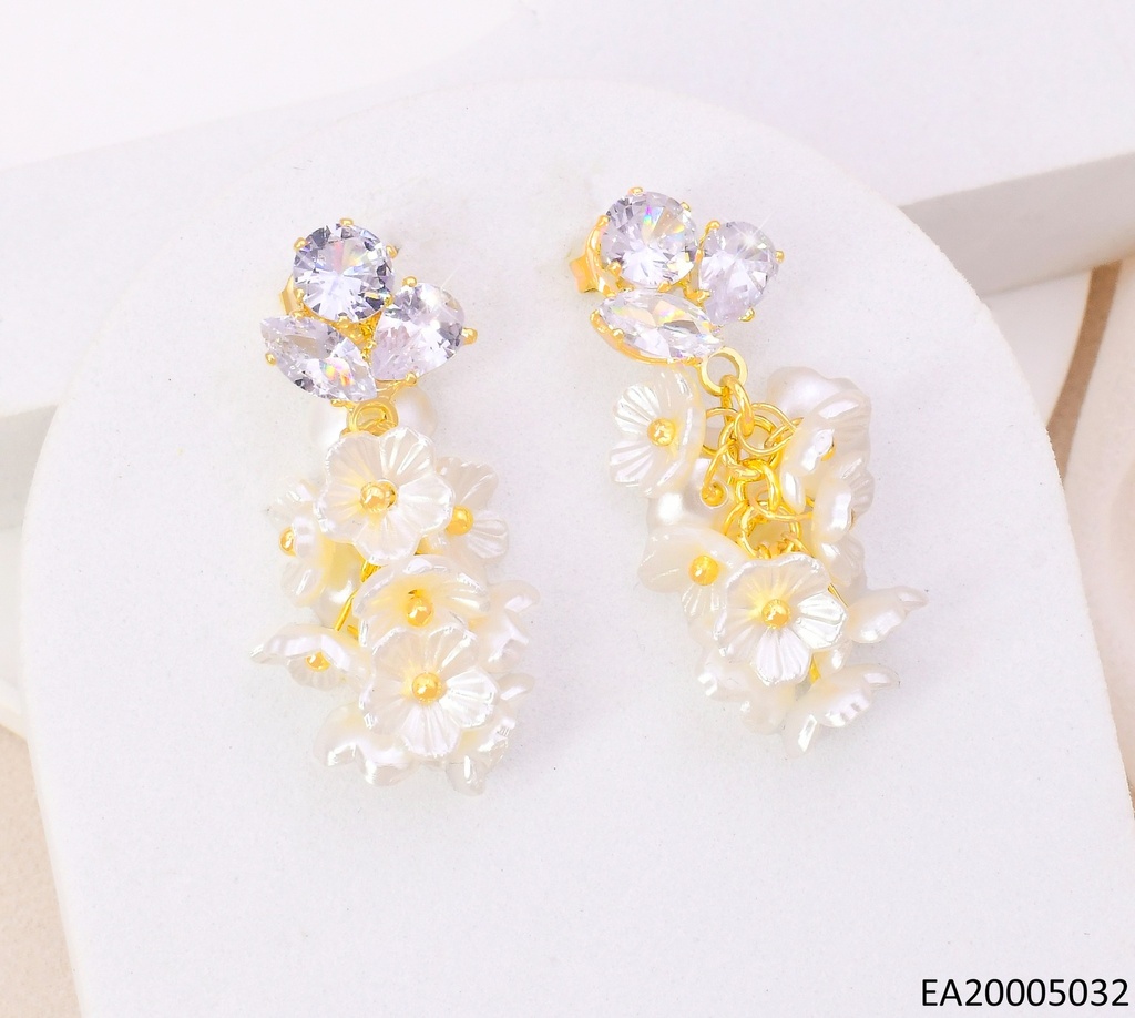 ARETES DOR ZIRC. CRISTAL RD/ FLORES BLANCAS COLGANTES EE4370-355
