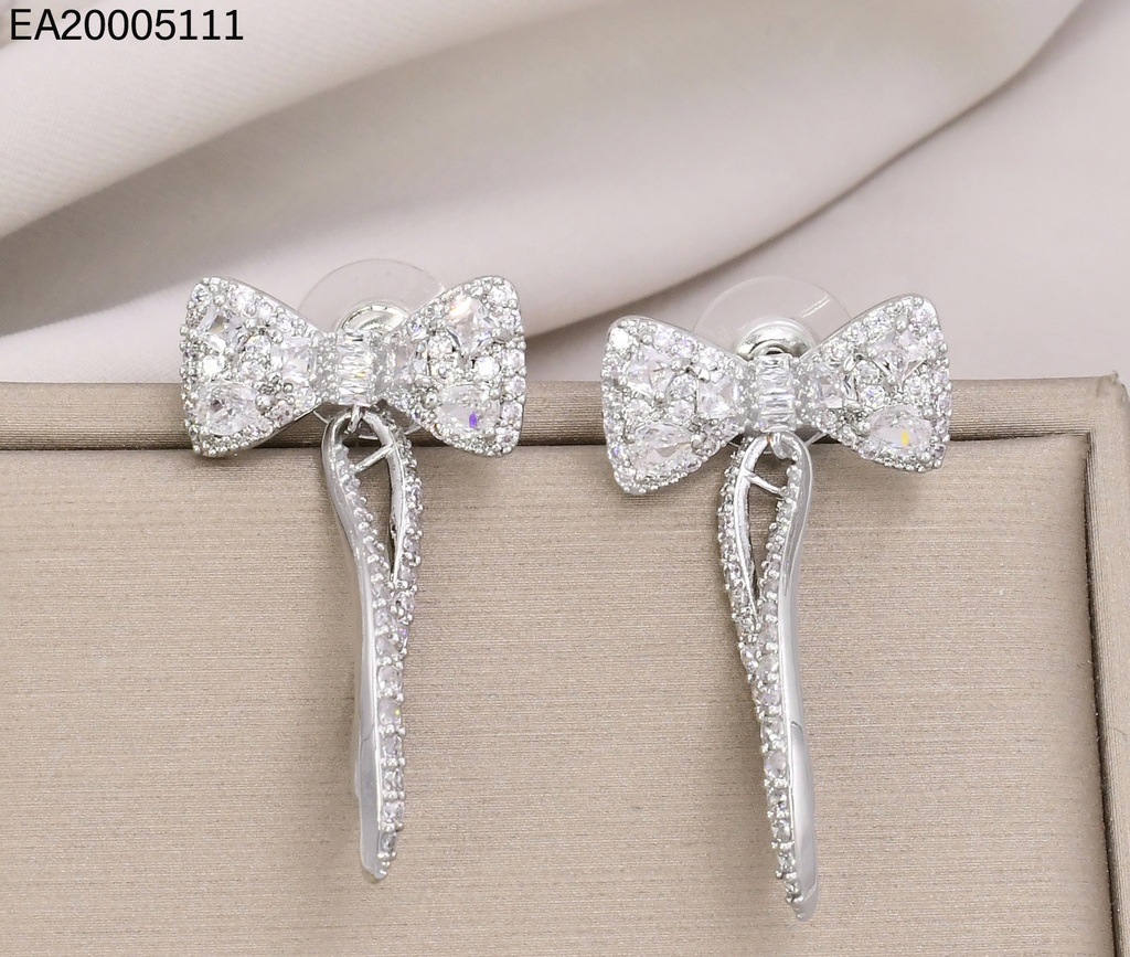 ARETES LARGOS PLATEADO LAZO PIEDRERÍA CRISTAL EE4415-6