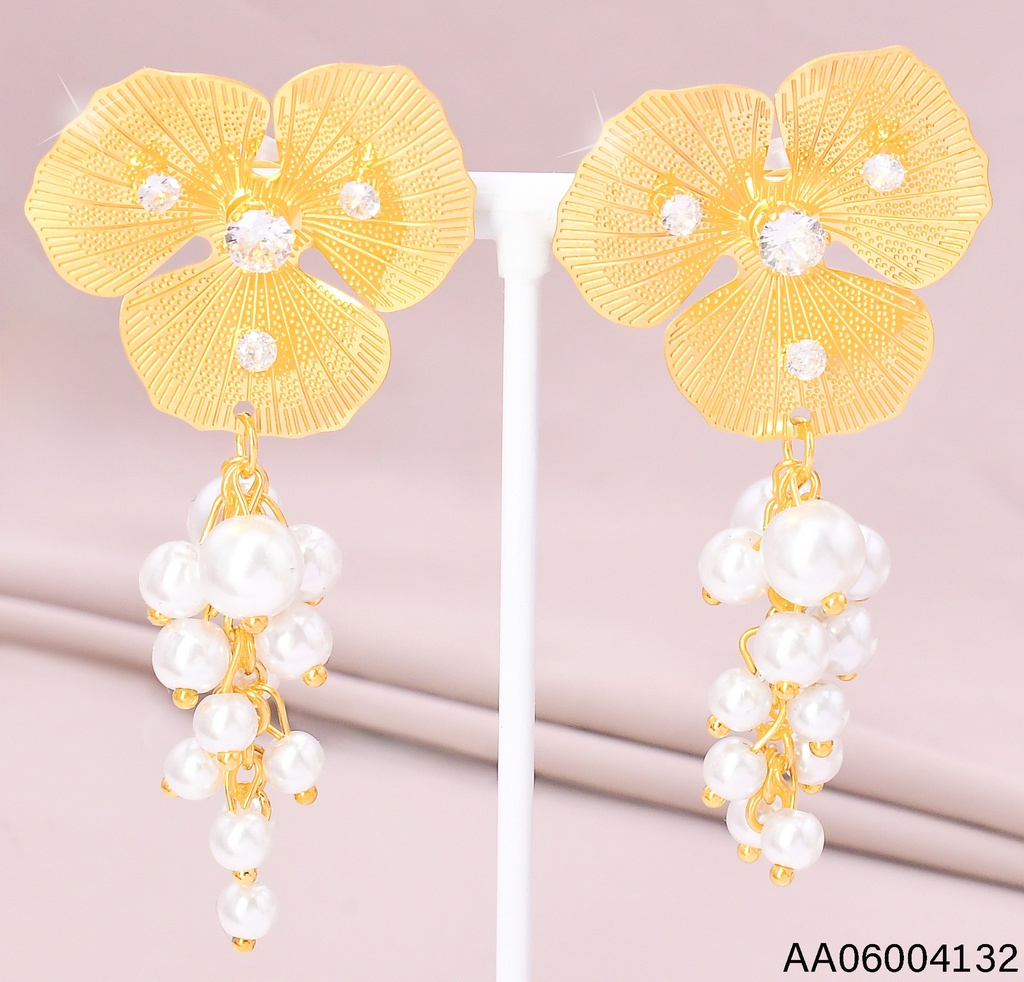 ARETES FLOR 3 PETALOS C/RACIMO PERLAS COLGANTES EA1262-45