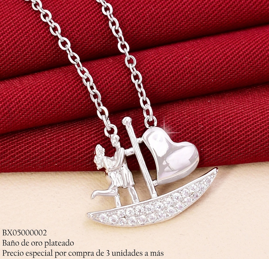 CADENA BAÑO PLATEADO  DIJE PAREJA EN UN BOTE / CORAZON ZNYX-0469 XUPING