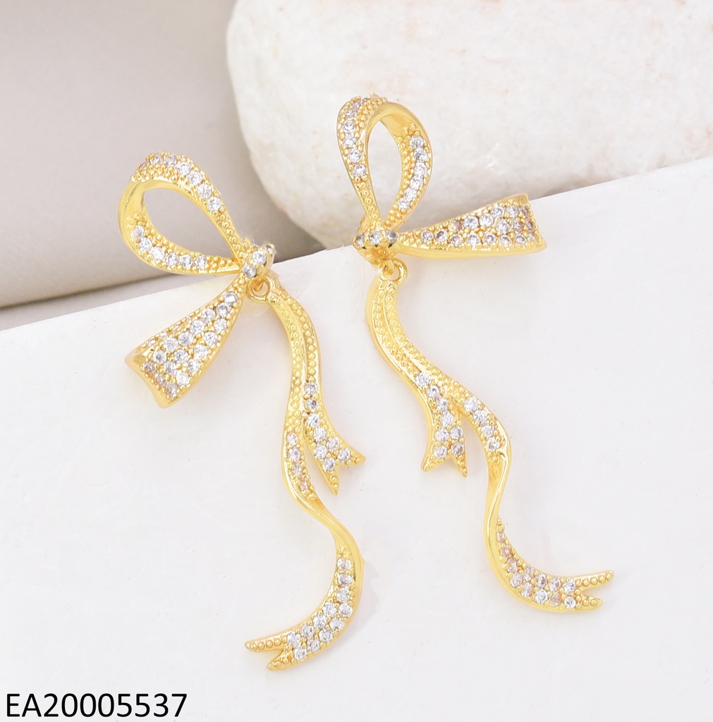 ARETES DORADOS MEDIO LAZO ZIRC. EE4835-6 18K (IN11)