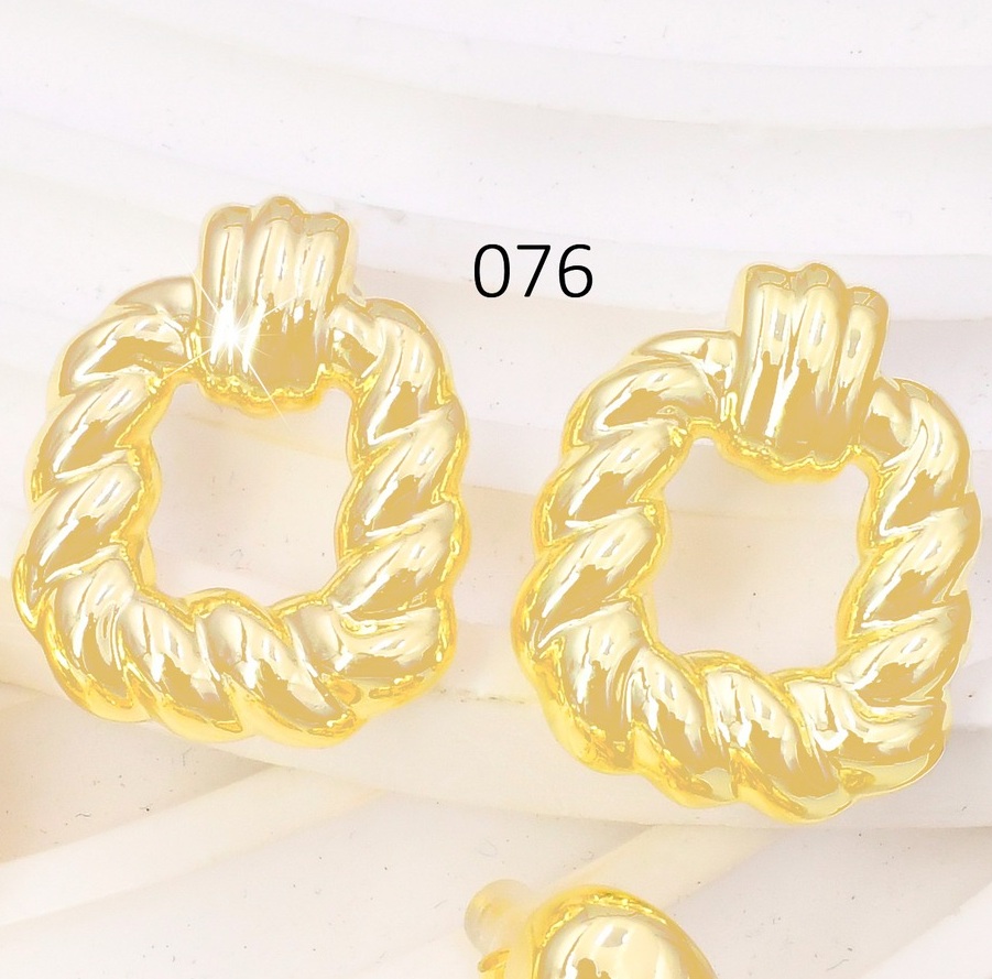 ARETES BAÑO DE ORO 14K. XUPING CUADRO TORNEADO EE5251-427 012026