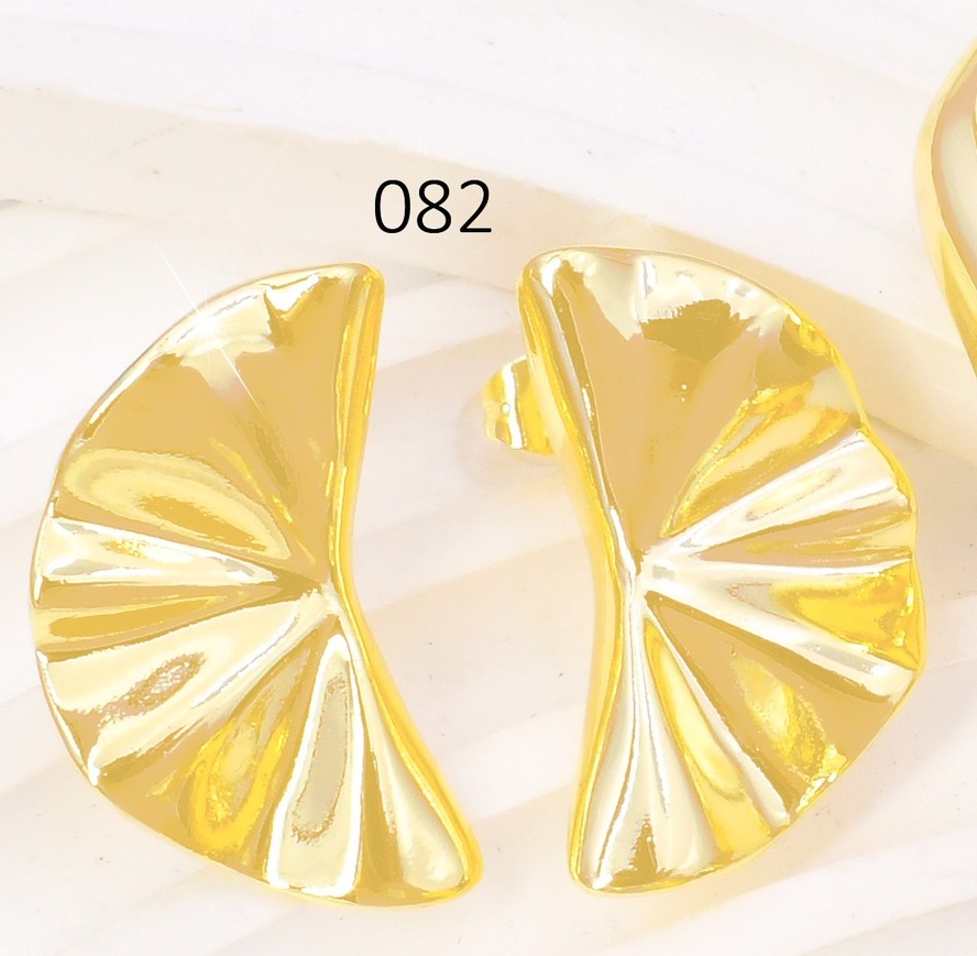 ARETES BAÑO DE ORO 14K. XUPING "C" ABANICO GRAB. EE5257-427 012026
