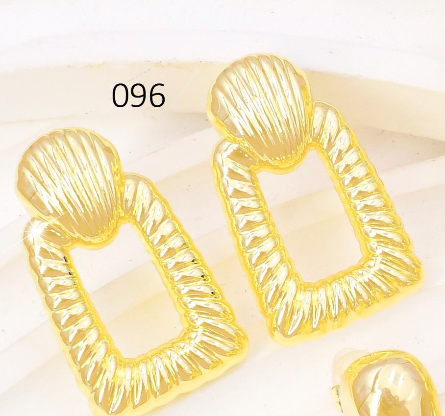 ARETES BAÑO DE ORO 14K. XUPING RECT. LINEAS EE5271-427 012026