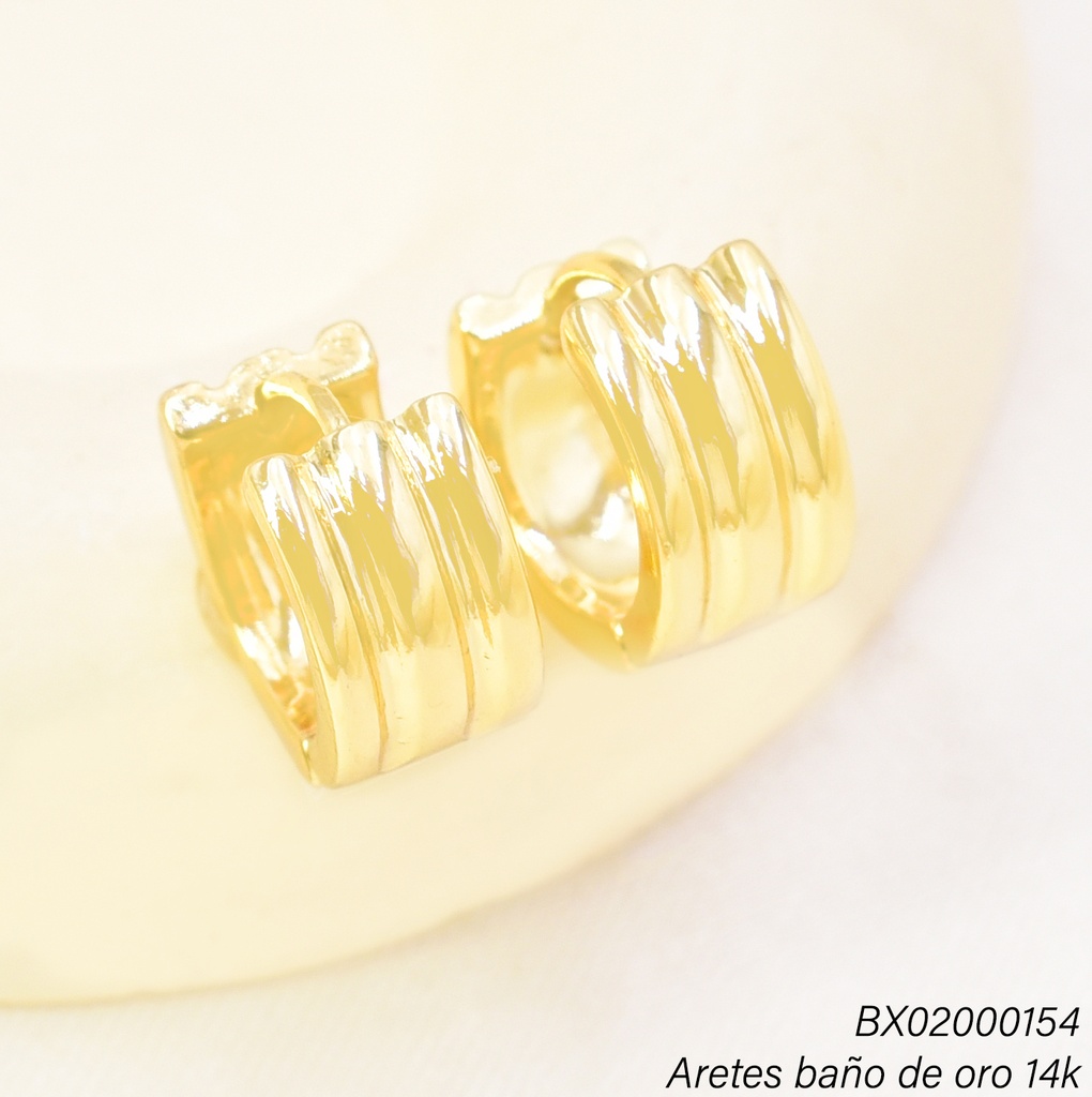 ARETES BAÑO DE ORO 14K. XUPING "C" 3 LINEAS VERT.EE5330-427 012026