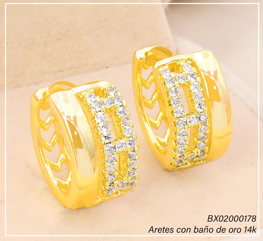 ARETES HUGGIES BAÑO DE ORO 14K. XUPING "C" ZIRC. RECT. EE5354-427 012026