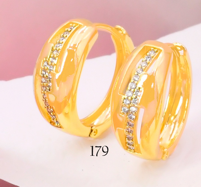 ARETES BAÑO DE ORO 14K. XUPING "C" LINEAS ZIRC. EE5355-427 012026
