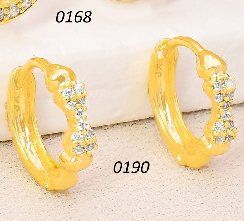 ARETES HUGGIES BAÑO DE ORO 14K. XUPING "C" LAZO ZIRC. EE5368-428 012026