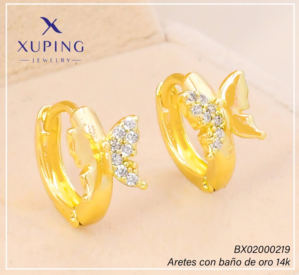 ARETES HUGGIES BAÑO DE ORO 14K. XUPING "C" ZIRC. MARIPOSA EE5400-428 012026