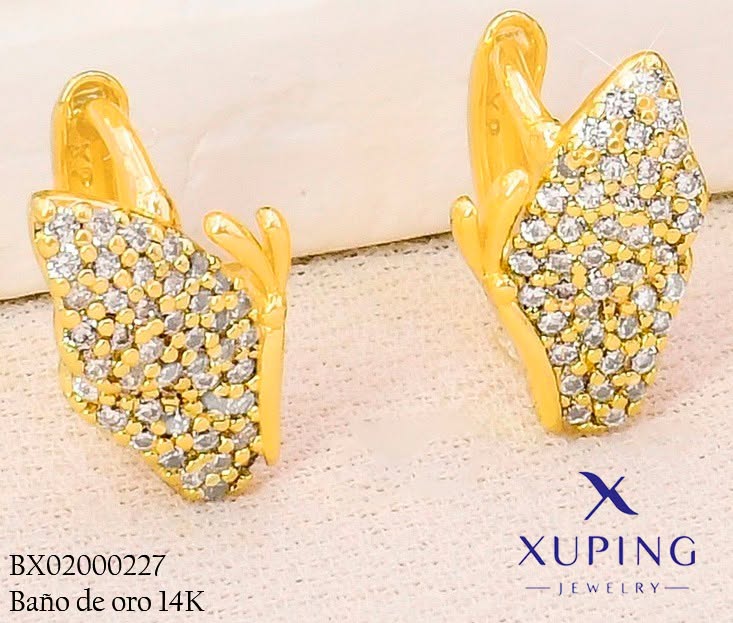ARETES HUGGIES BAÑO DE ORO 14K. XUPING "C" MARIPOSA ZIRC. EE5412-428 012026