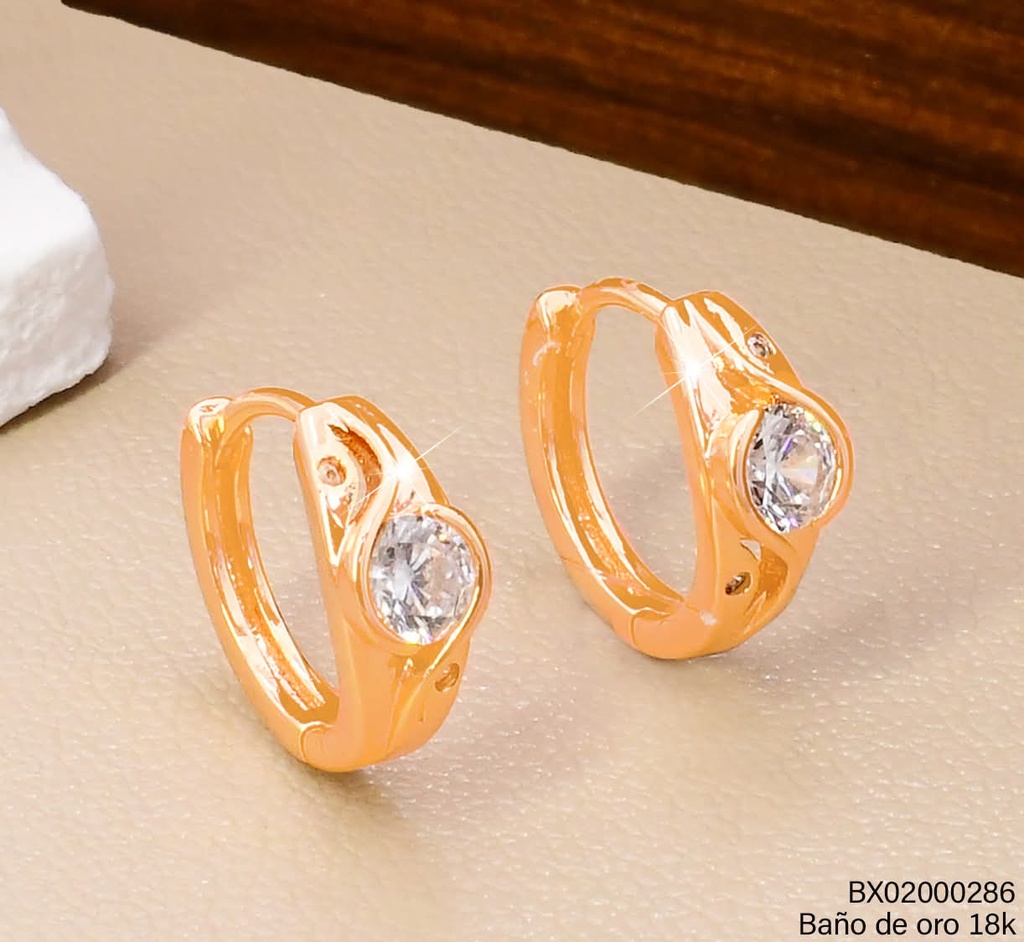 ARETES BAÑO DE ORO 18K. XUPING HUGGIES ZIRC. RD EE5472-428 012026
