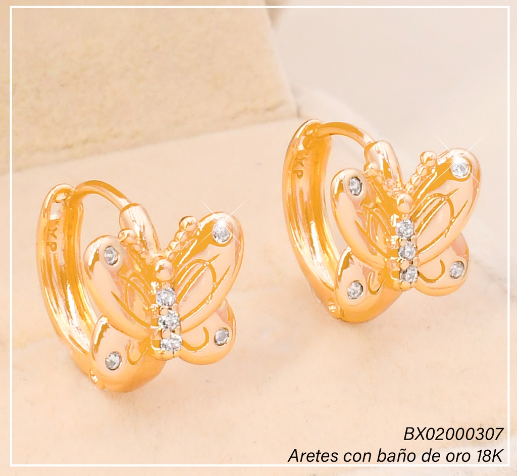 ARETES HUGGIES BAÑO DE ORO 18K. XUPING "C" MARIPOSA ZIRC. EE5488-428 012026