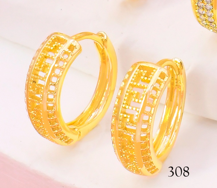 ARETES BAÑO DE ORO 14K. XUPING "C" GRABAD. EE5489-427 012026