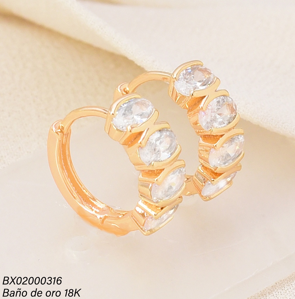 ARETES BAÑO DE ORO 18K. XUPING HUGGIES ZIRC. OV. HORIZ. EE5493-428 012026