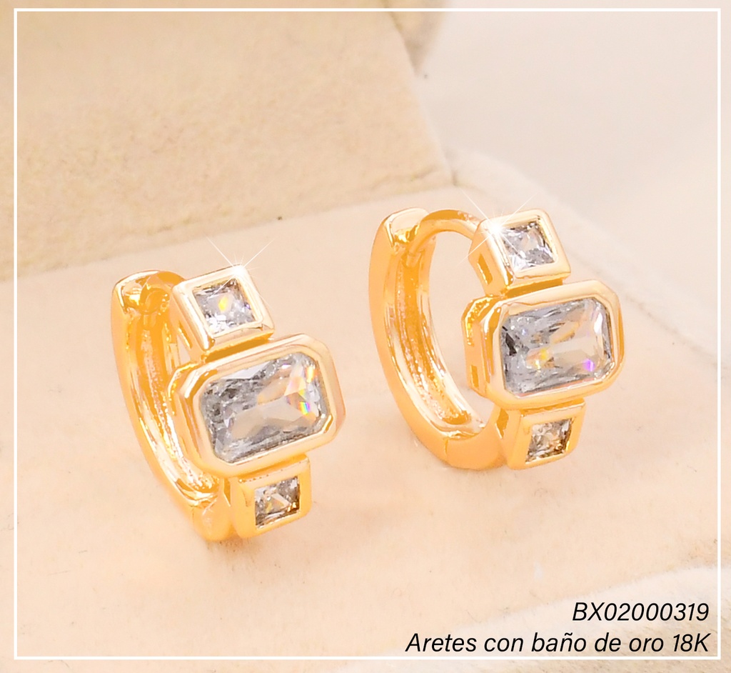 ARETES HUGGIES BAÑO DE ORO 18K. XUPING "C" ZIRC. RECT. EE5495-428 012026