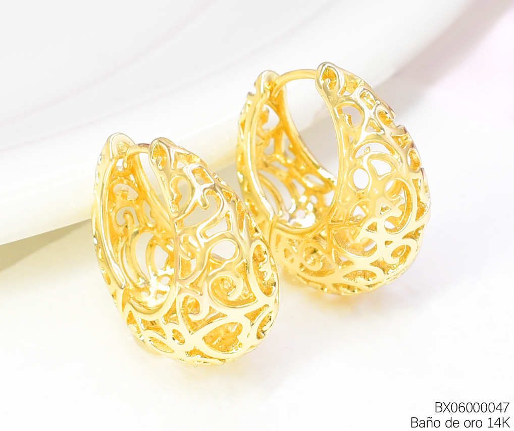 ARGOLLAS BAÑO DE ORO 14K. XUPING "C" CALADO CORAZON EE5491-427 012026