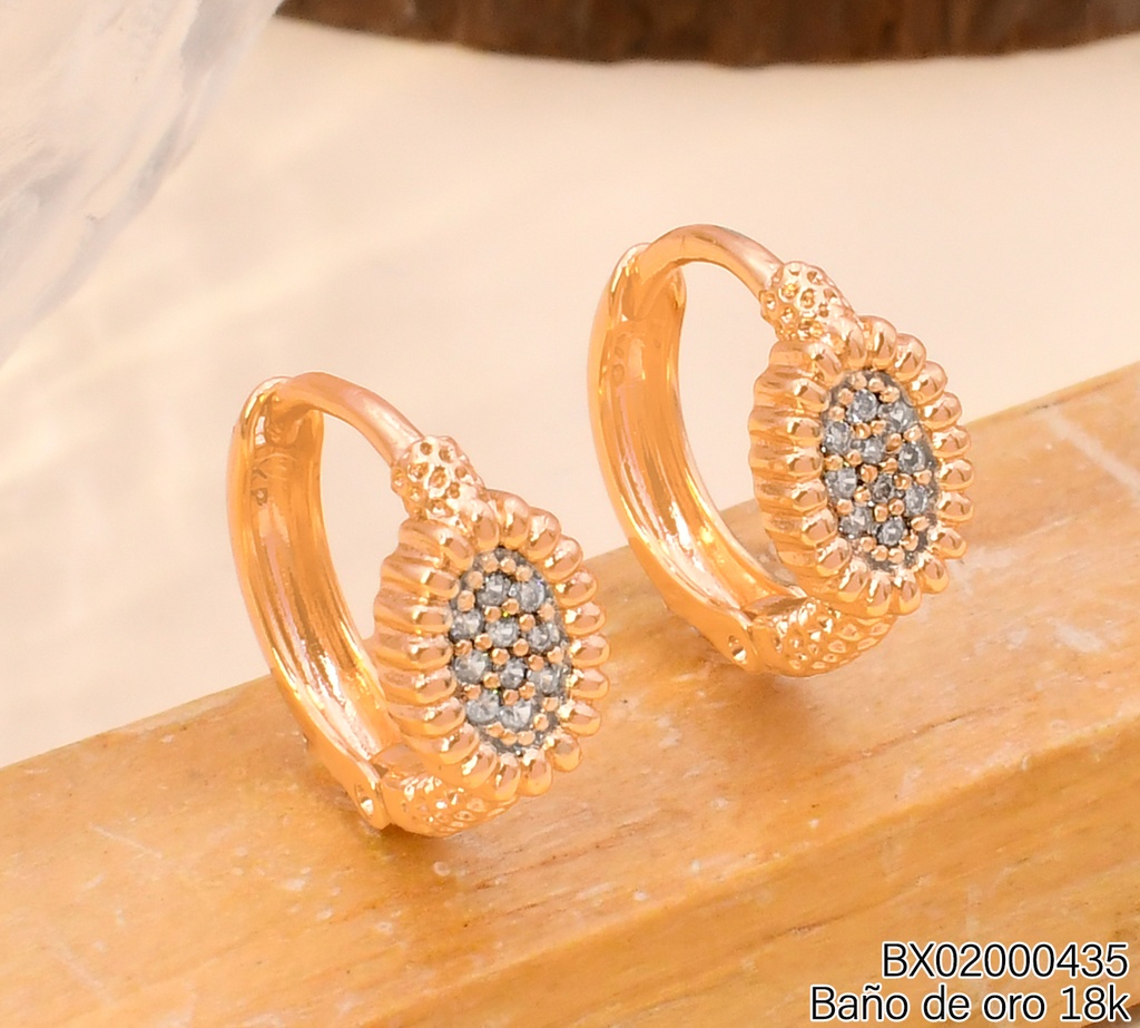 ARETES HUGGIES BAÑO DE ORO 18K XUPING OVALO ZIRC. 8467